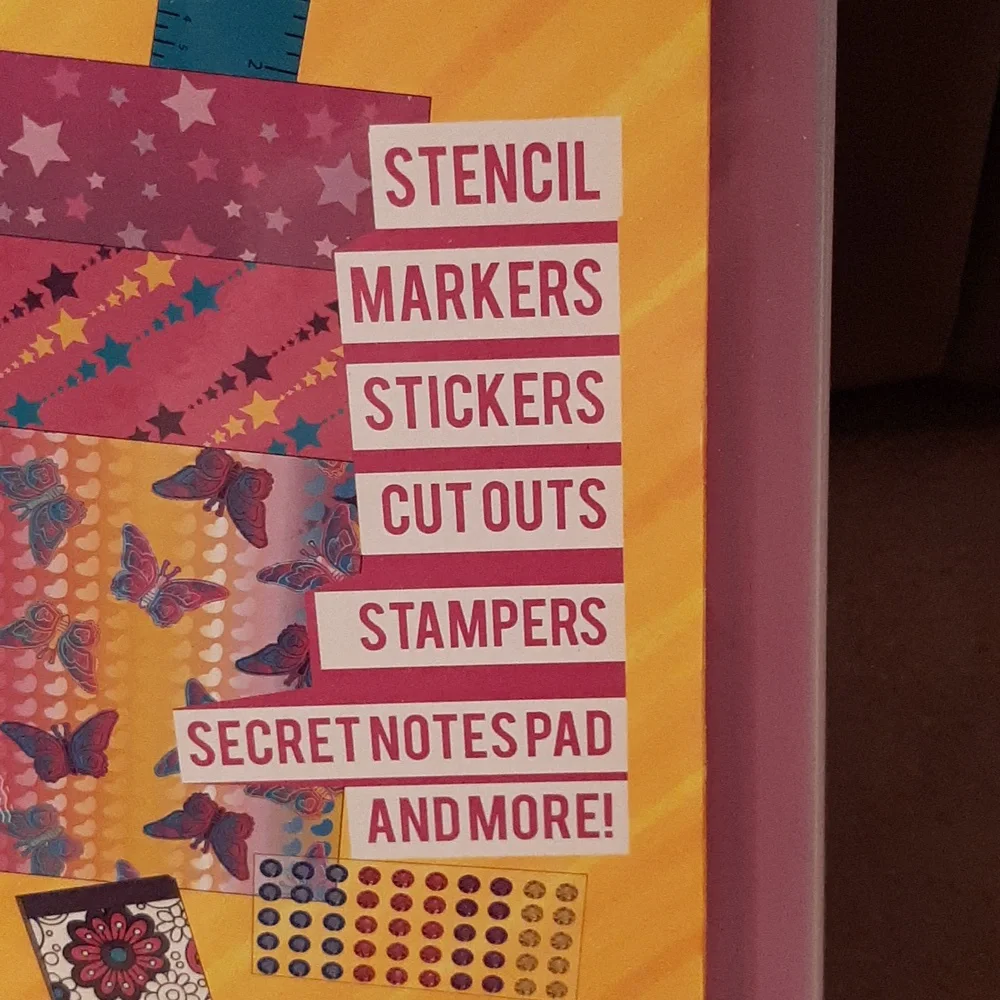 Crayola Scrapbook Set with Markers and Stickers and much more. NIB